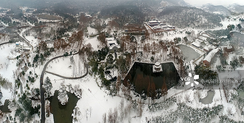 航拍襄阳习家池园林风景区雪景风光图片素材