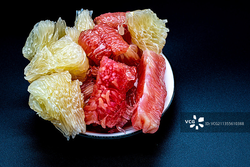 红柚子白柚子怎么选图片素材