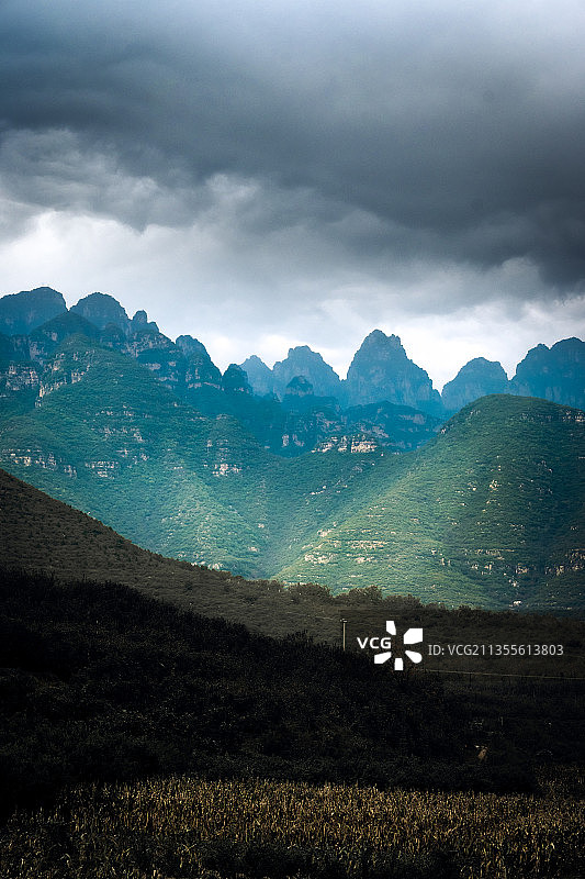远眺狼牙山图片素材