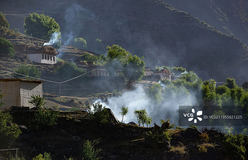 西藏昌都八宿-业拉山-怒江峡谷图片素材