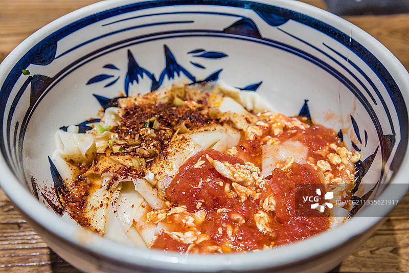 一碗番茄鸡蛋拌面图片素材