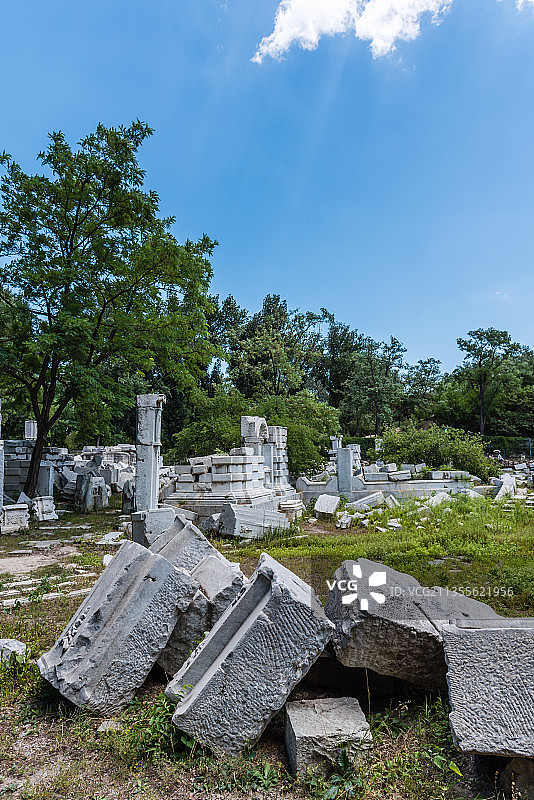 北京圆明园西洋楼景区的谐奇趣建筑遗址图片素材