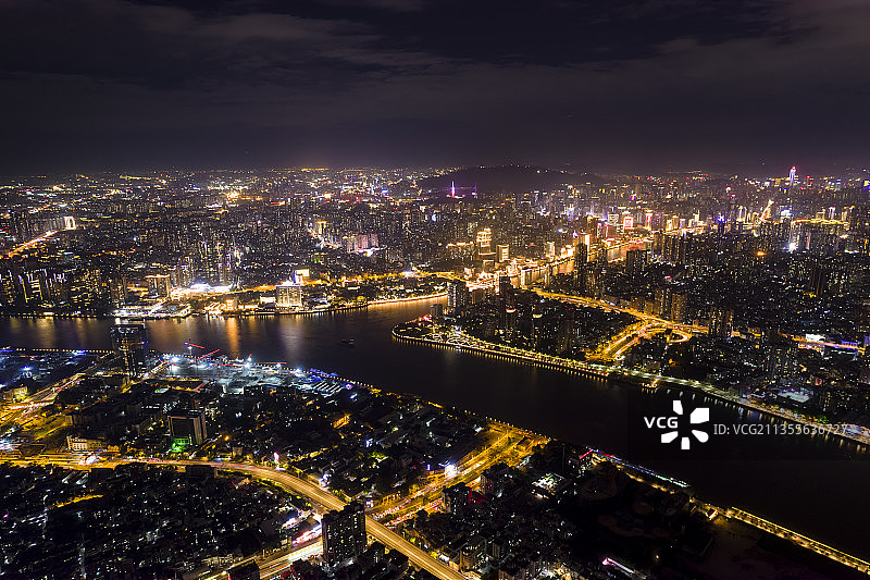 夜间航拍广州珠江白鹅潭及西堤图片素材