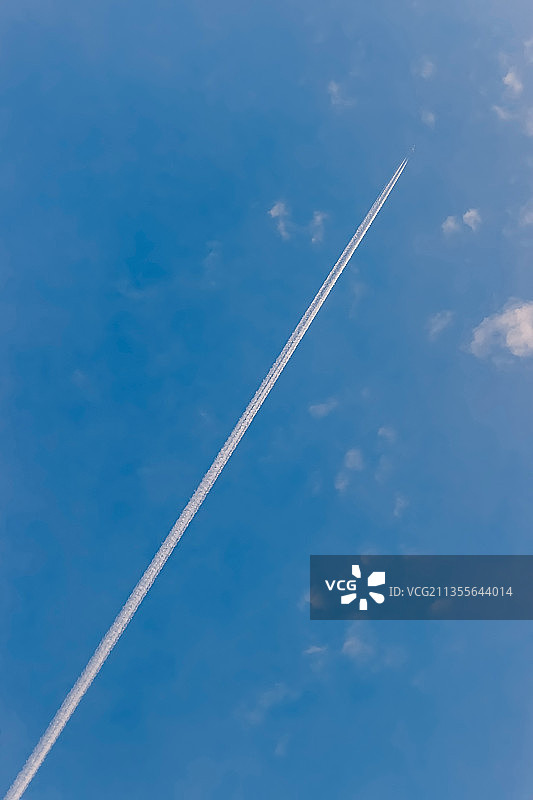 尾迹云图片素材