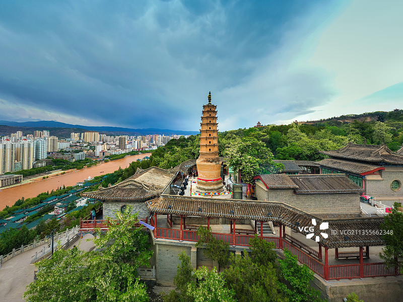 梦烟寺+甘肃省兰州市城关区白塔山公园图片素材