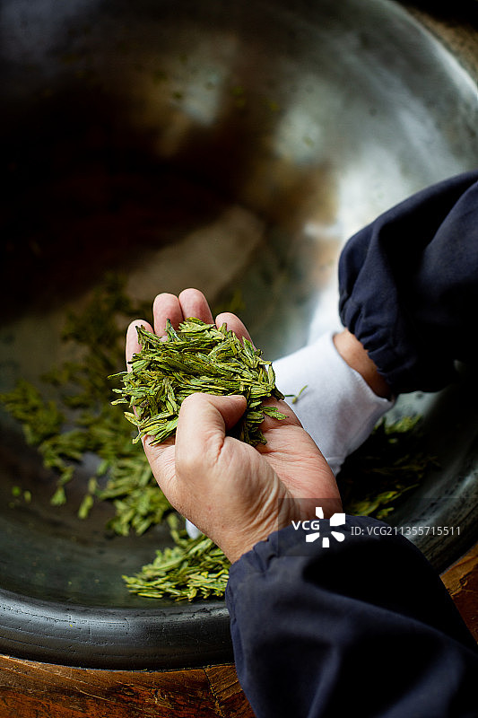 西湖龙井茶炒制，西湖龙井，龙井茶，绿茶图片素材