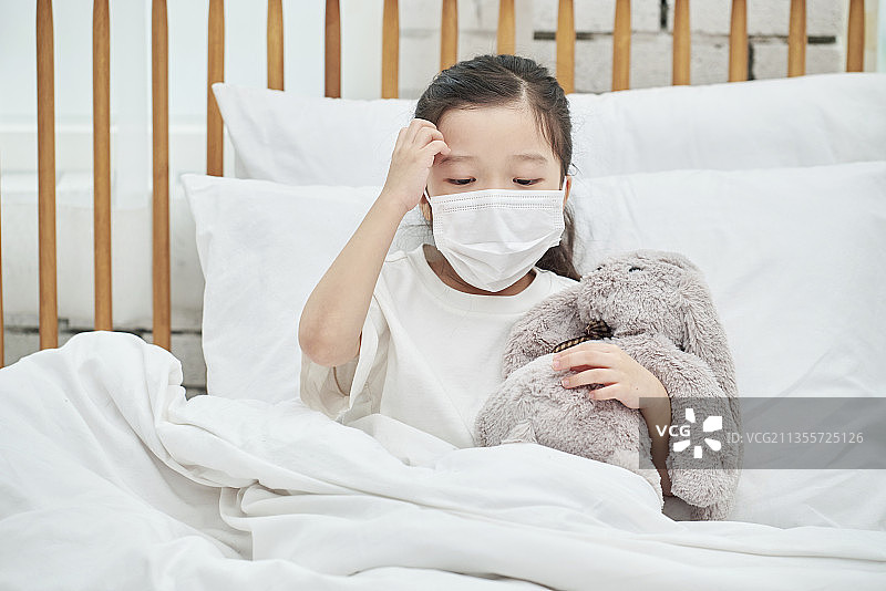 儿童感冒发烧头痛眩晕图片素材