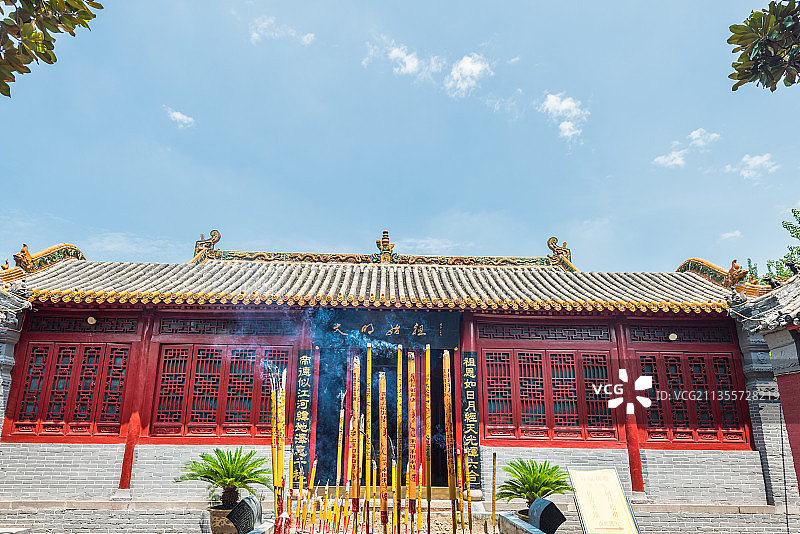 中国河南郑州新郑黄帝故里景区的轩辕庙古建筑图片素材