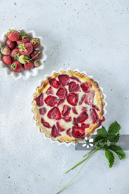 草莓奶油派图片素材