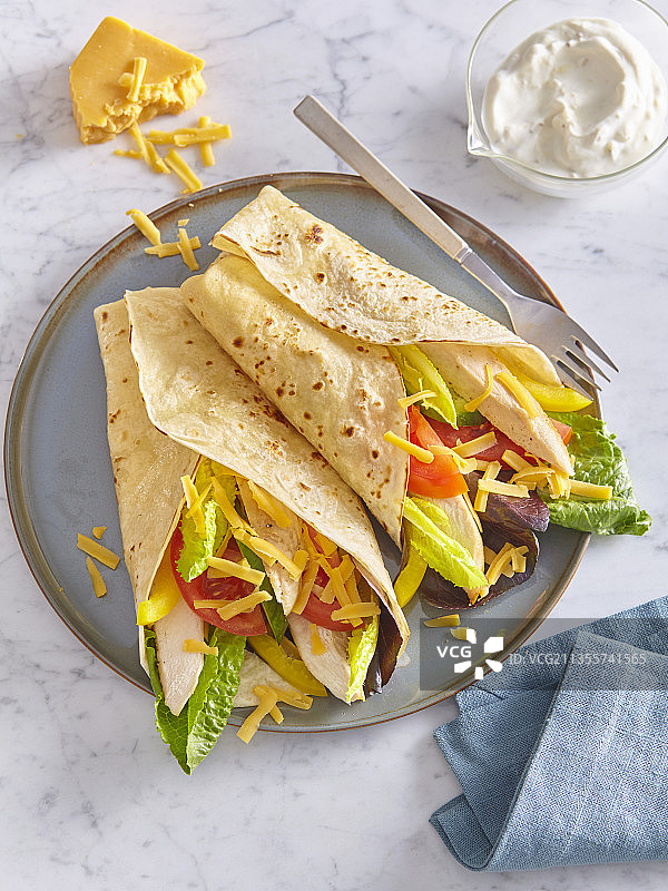 蒜香鸡肉卷图片素材