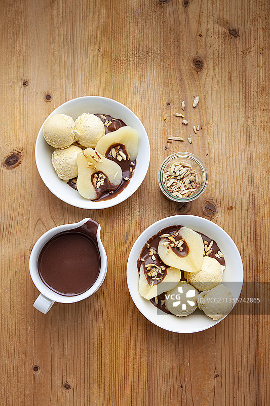 香草冰淇淋水煮梨图片素材