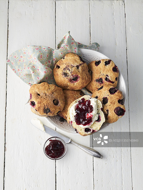 肉桂糖黄油蓝莓烤饼图片素材