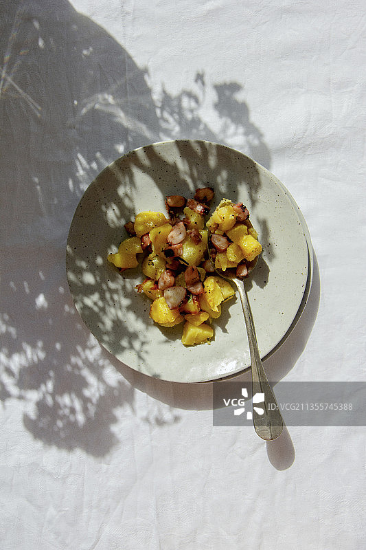 炸鱼土豆沙拉图片素材