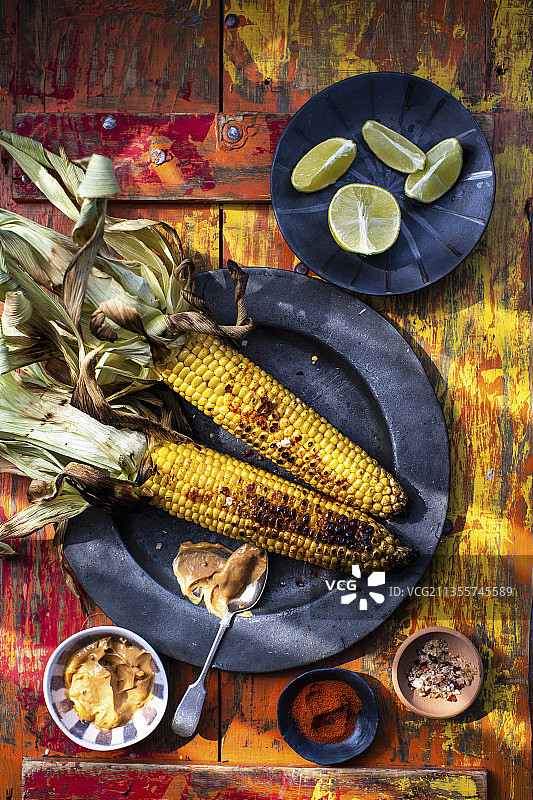 香料烤玉米图片素材