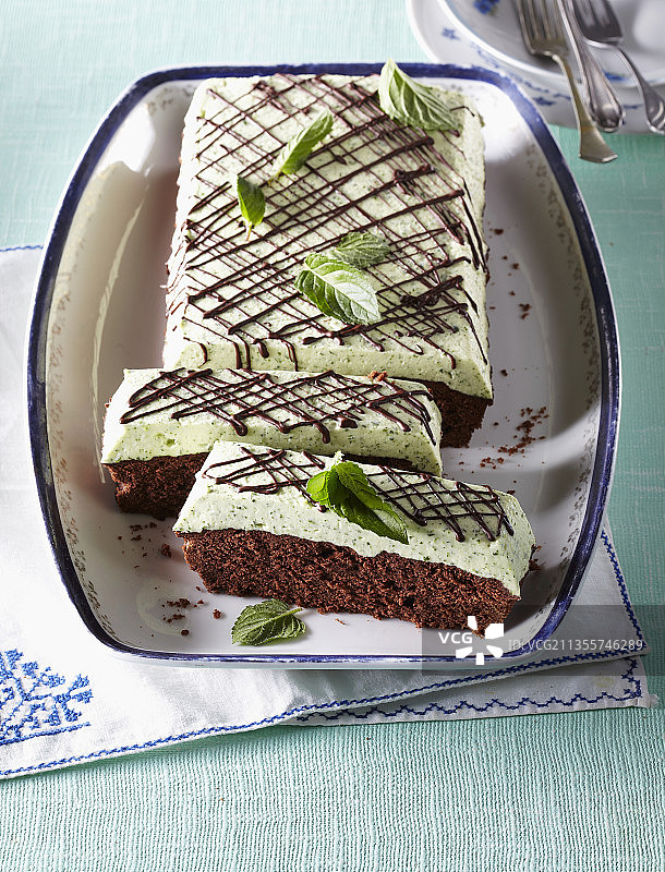 薄荷奶油巧克力切块图片素材