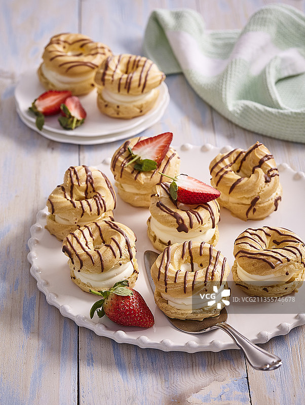 奶油布丁小花环图片素材