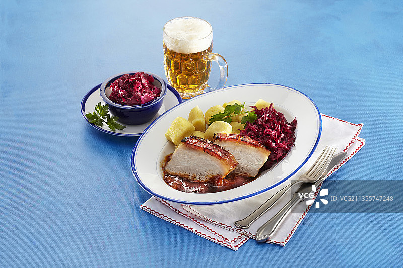 啤酒烤蜜汁猪肉图片素材