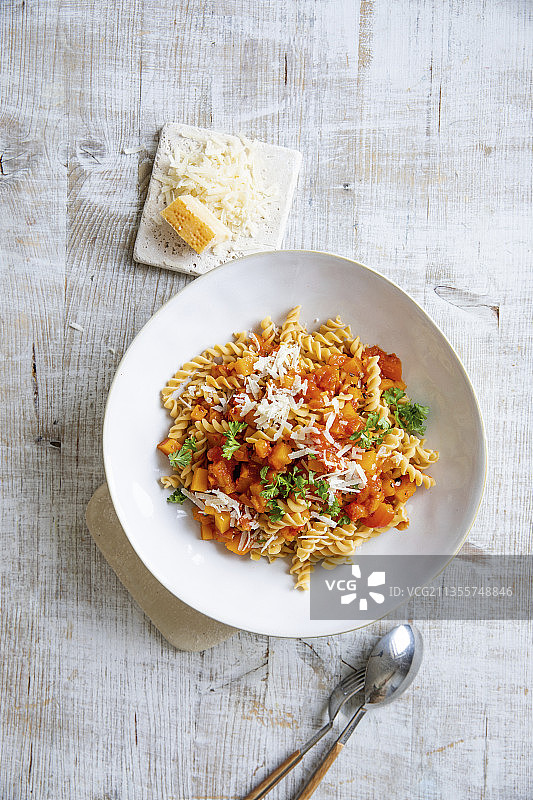 无麸质鹰嘴豆螺旋面配南瓜肉酱图片素材