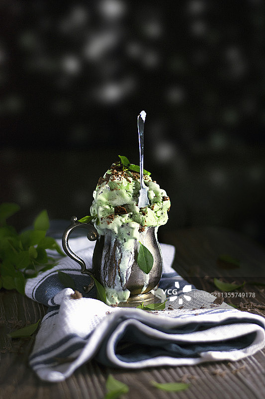 薄荷巧克力冰淇淋图片素材