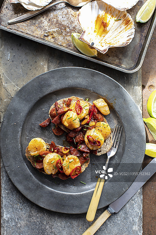 扇贝香肠辣椒青柠苏打面包图片素材