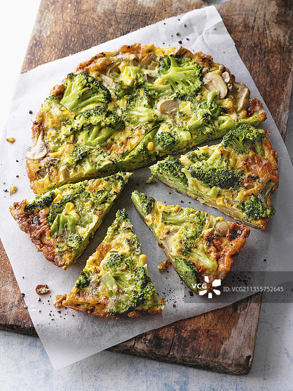 素食蘑菇西兰花烘蛋图片素材