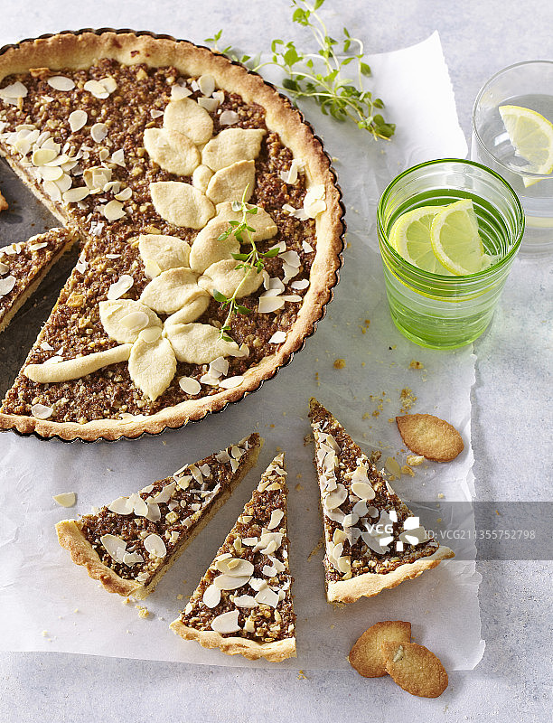 百里香杏仁蛋糕图片素材