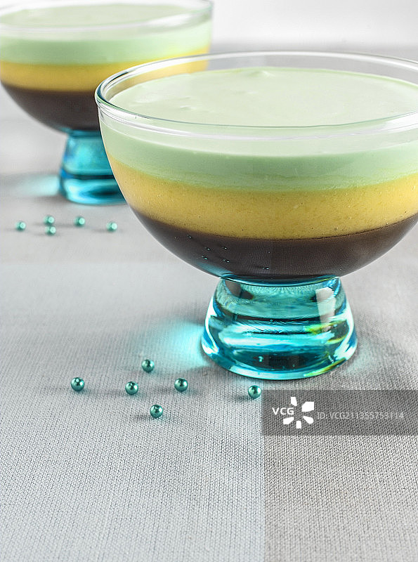 三色慕斯图片素材