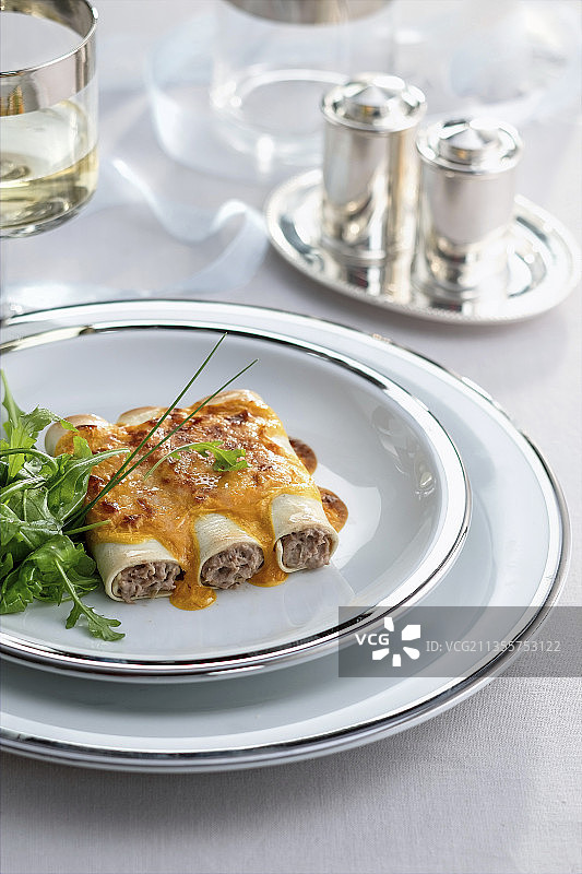 鸭肉馅意式螺旋面图片素材