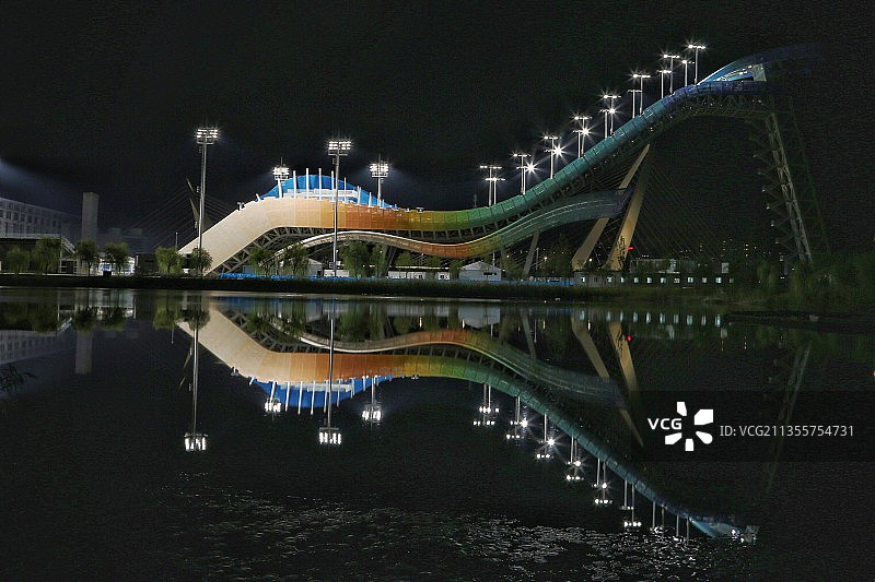 首钢园滑雪大跳台夜景（北京场馆）图片素材