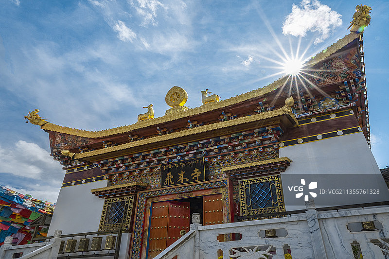 云南迪庆德钦县飞来寺图片素材