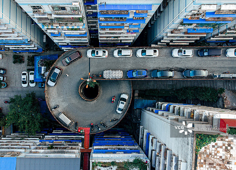 宁静小去旋转停车场图片素材