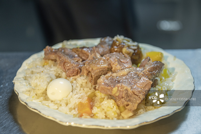 新疆羊排抓饭图片素材