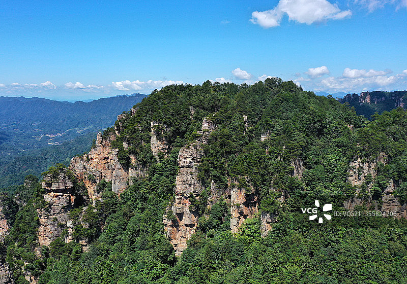 湖南省张家界市武陵源风景名胜区杨家界天然长城天波府航拍图片素材