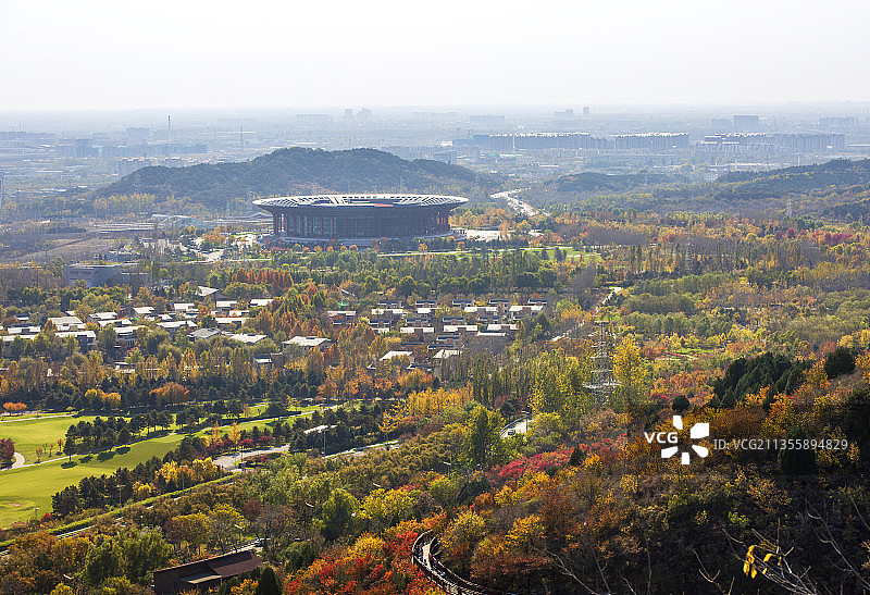 秋天北京怀柔雁栖边上的国家会展中心图片素材
