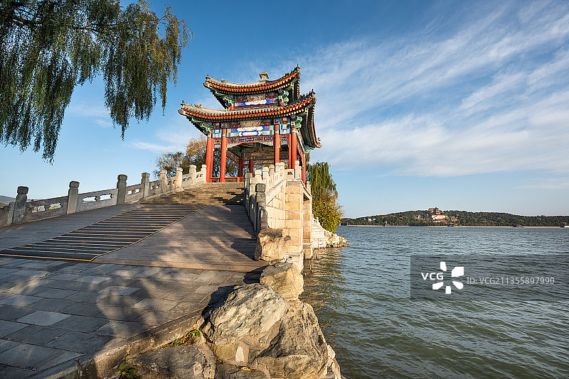 秋天的颐和园练桥图片素材