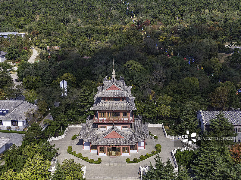 中国山东省威海市刘公岛上的望海楼航拍图片素材