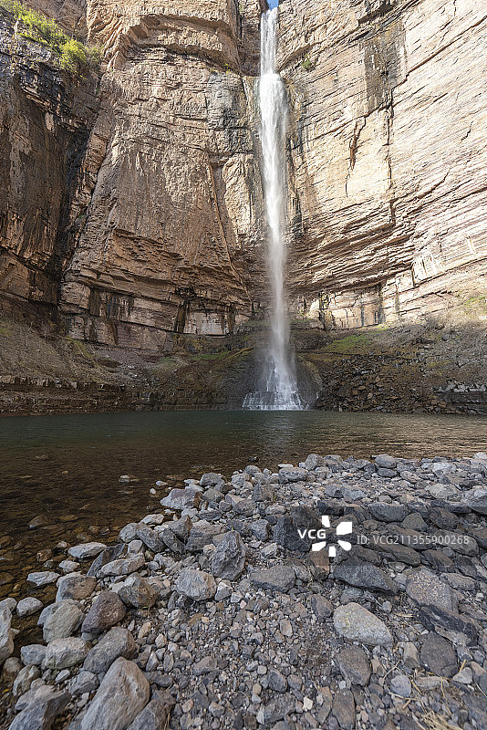河南安阳林州市西太行山太行大峡谷龙床沟大瀑布图片素材