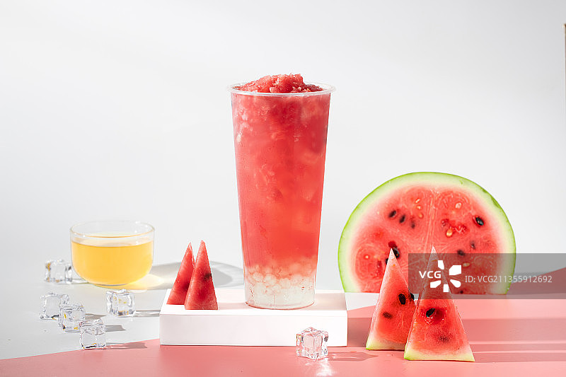 西瓜饮品，草莓饮品，多肉草莓，多肉西瓜，奶茶，水果茶图片素材