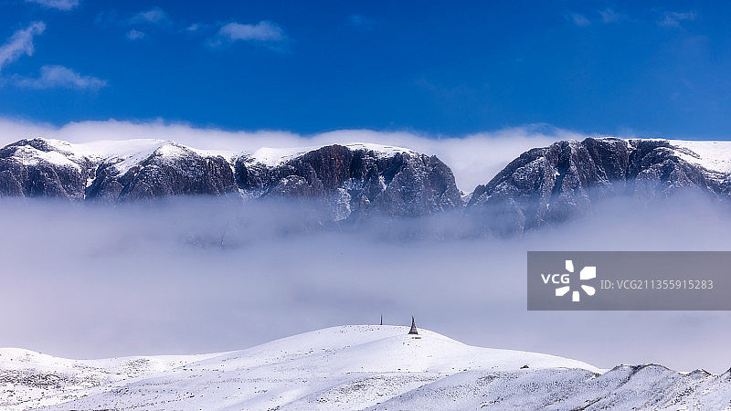 深秋季节甘南藏族自治州甘加秘境—白石崖图片素材