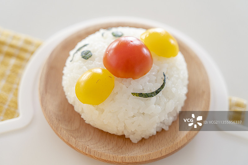 可爱小丑脸饭团图片素材