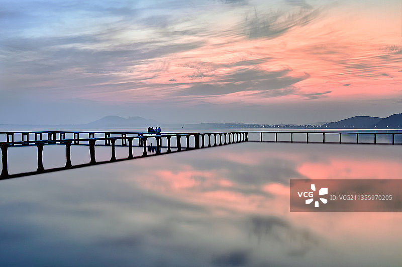 东湖栈道（武汉大学凌波门）图片素材