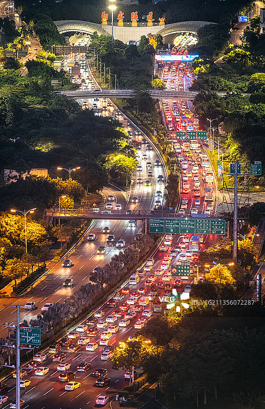 拥堵的厦门翔安隧道图片素材