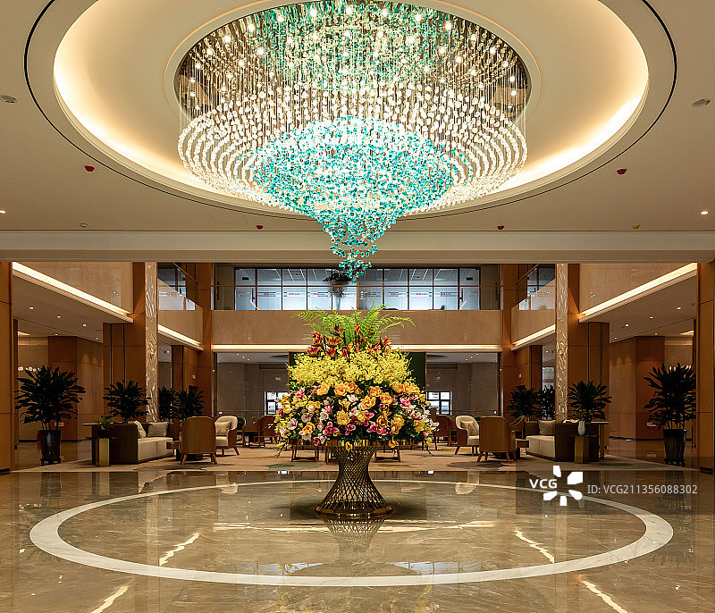 大堂大厅大吊灯大花篮大窗图片素材