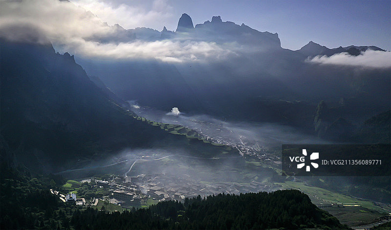 扎尕那晨曦图片素材