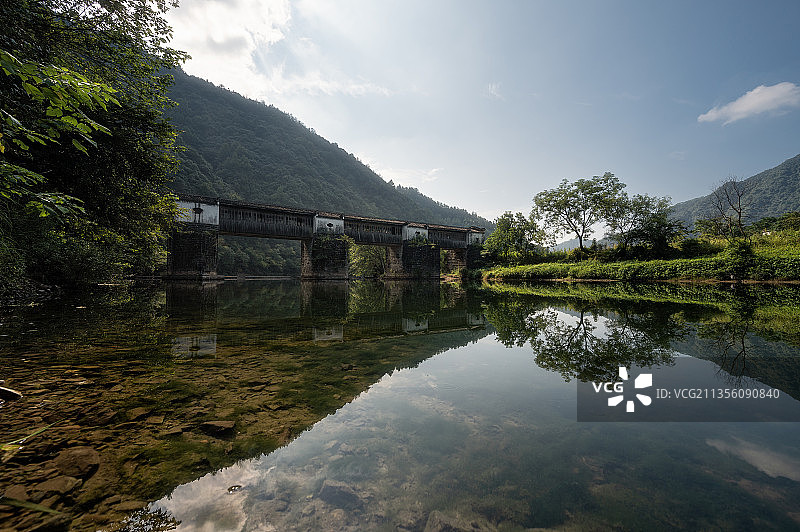 拱北廊桥.黄山休宁图片素材