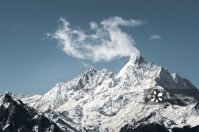 梅里雪山女神峰图片素材