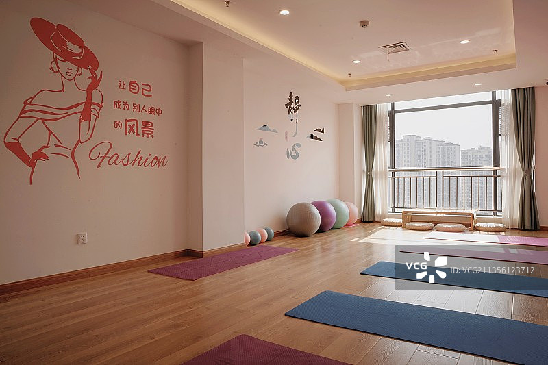 月子中心瑜伽室图片素材