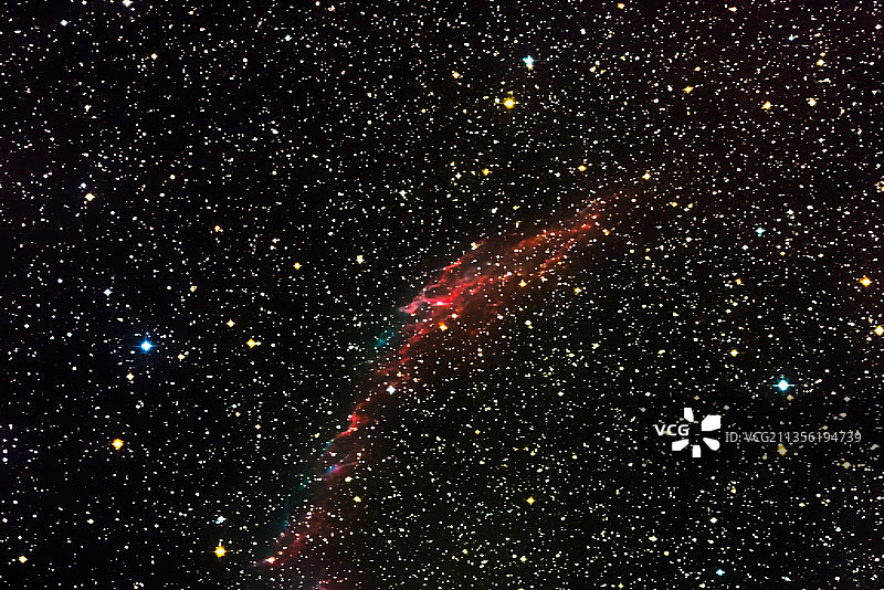 天鹅座NGC6992/C33东面纱星云图片素材