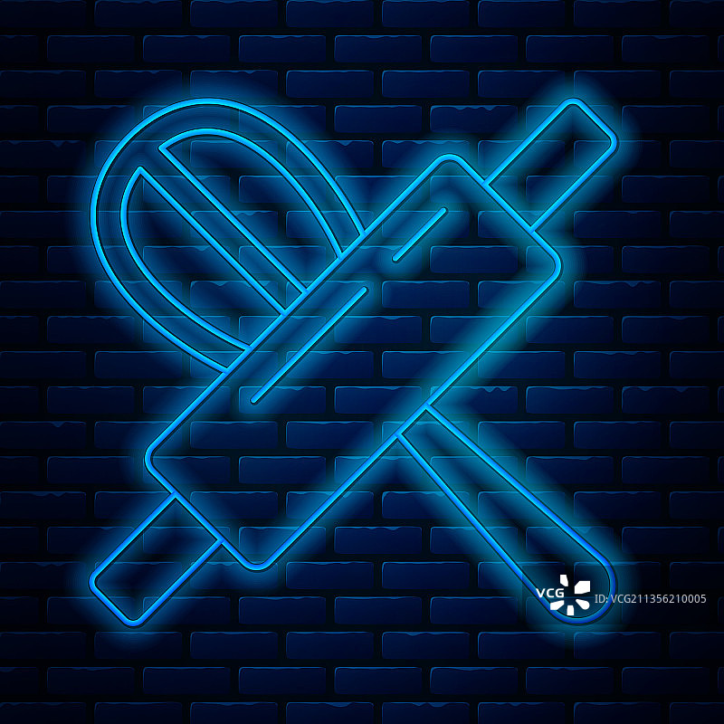 发光的霓虹灯厨房搅拌器和擀面杖图片素材