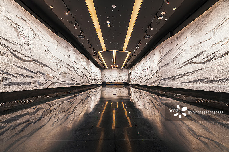 河南洛阳偃师二里头夏都遗址博物馆室内展厅空间路面图片素材